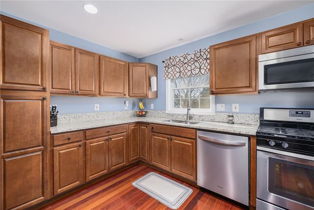 136 Corporate Place, Middletown, RI 02842