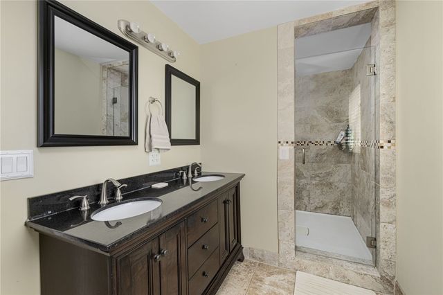 136 Corporate Place, Middletown, RI 02842