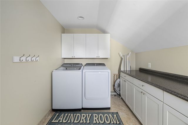 136 Corporate Place, Middletown, RI 02842