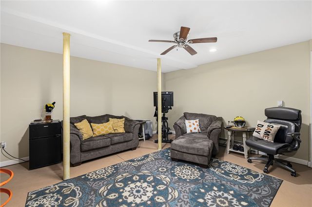 136 Corporate Place, Middletown, RI 02842