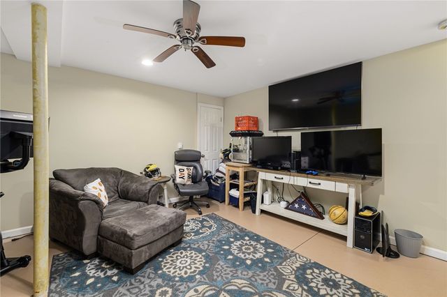 136 Corporate Place, Middletown, RI 02842
