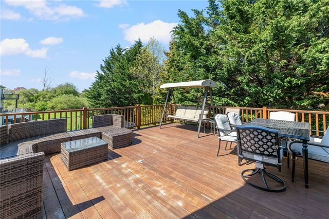 136 Corporate Place, Middletown, RI 02842