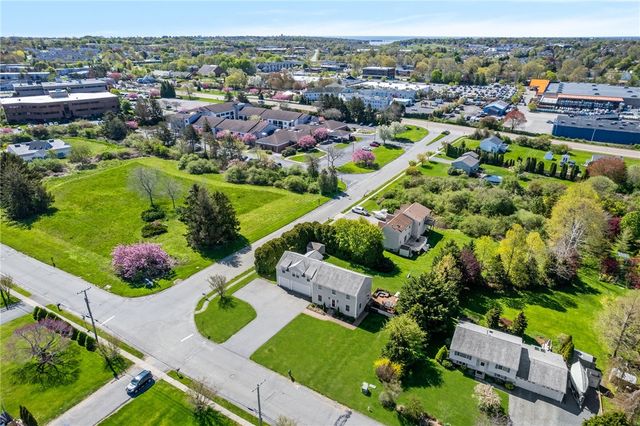 136 Corporate Place, Middletown, RI 02842