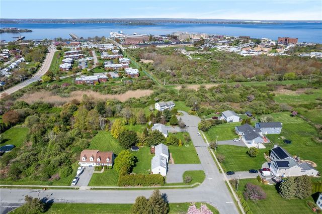136 Corporate Place, Middletown, RI 02842