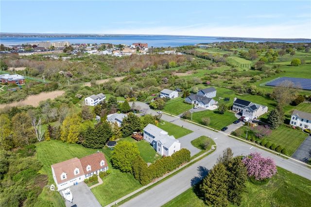136 Corporate Place, Middletown, RI 02842