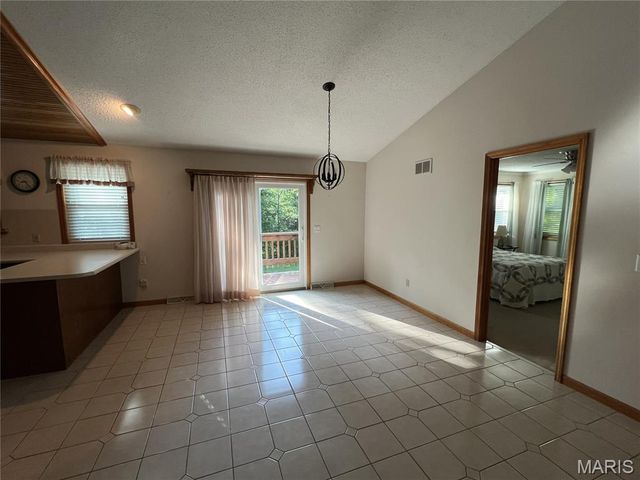 25532 Southwind Road, Warrenton, MO 63383