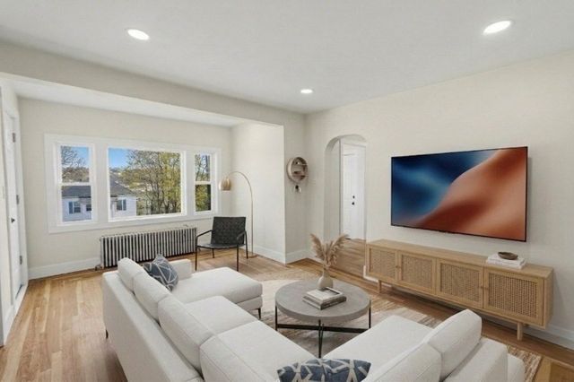 25 Johnson St, Worcester, MA 01604