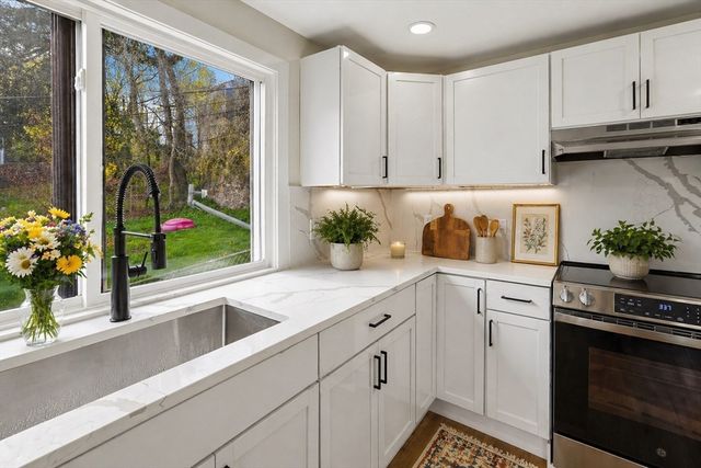 25 Johnson St, Worcester, MA 01604