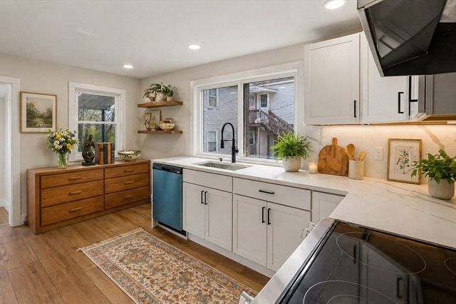 25 Johnson St, Worcester, MA 01604