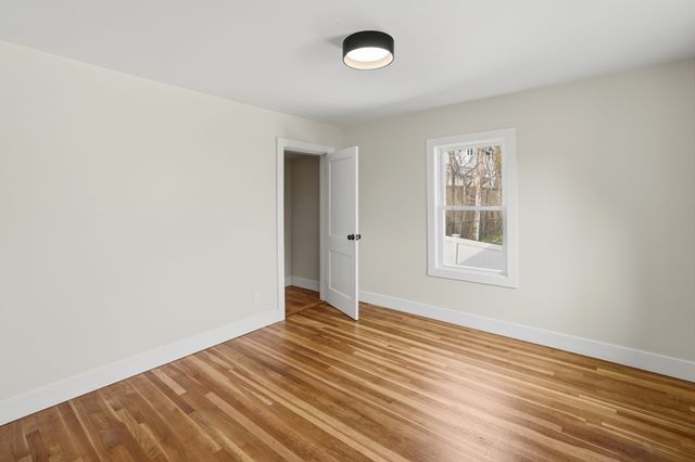 25 Johnson St, Worcester, MA 01604