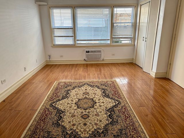 8518 W Rascher Avenue 2, Chicago, IL 60656