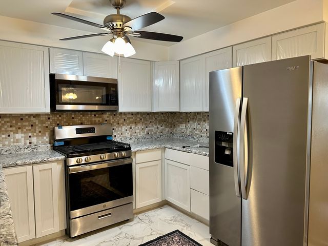 8518 W Rascher Avenue 2, Chicago, IL 60656