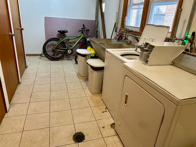 8518 W Rascher Avenue 2, Chicago, IL 60656