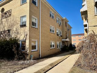8518 W Rascher Avenue 2, Chicago, IL 60656