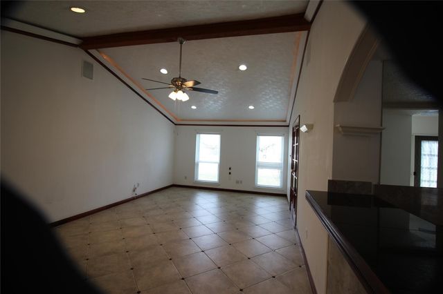 458 Woodrail Drive, Webster, TX 77598