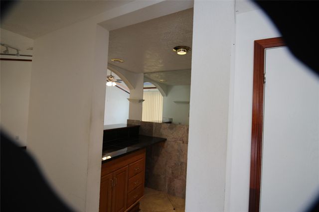 458 Woodrail Drive, Webster, TX 77598