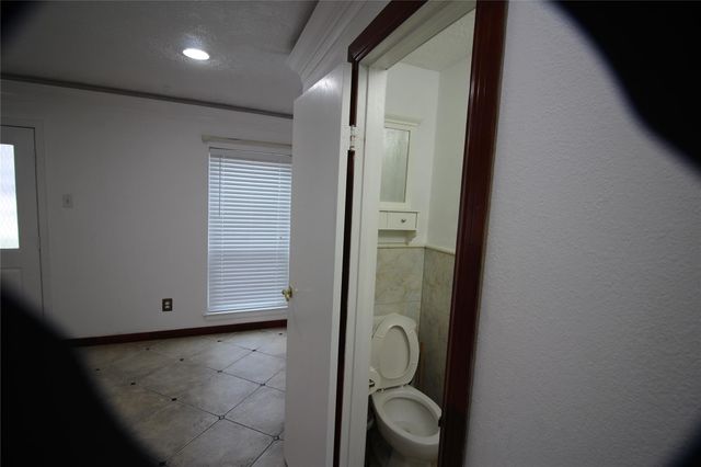 458 Woodrail Drive, Webster, TX 77598