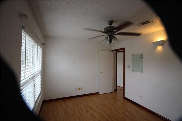 458 Woodrail Drive, Webster, TX 77598