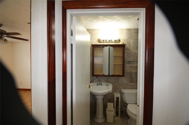 458 Woodrail Drive, Webster, TX 77598