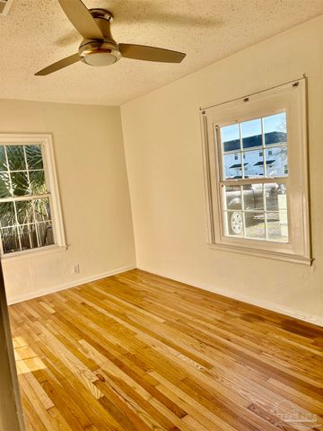 326 W Sunset Ave, Pensacola, FL 32507