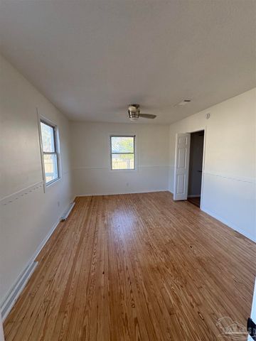 326 W Sunset Ave, Pensacola, FL 32507