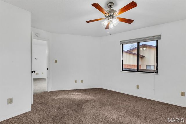 1514 Summer Run Drive 308, Florissant, MO 63033