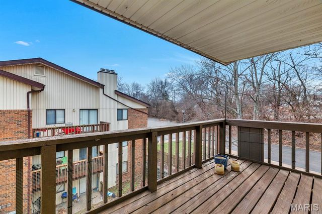 1514 Summer Run Drive 308, Florissant, MO 63033