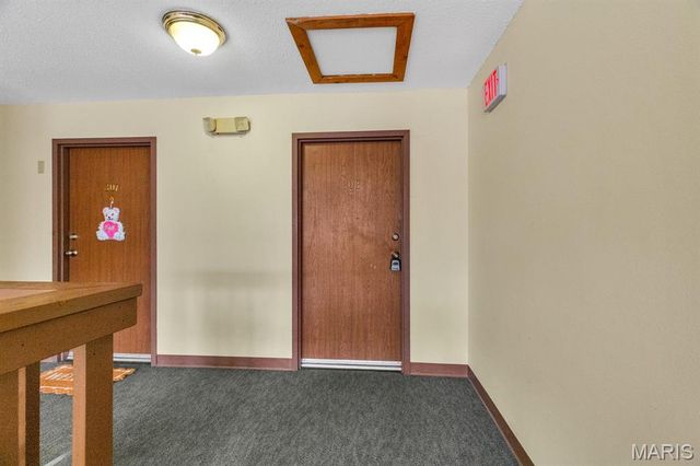 1514 Summer Run Drive 308, Florissant, MO 63033