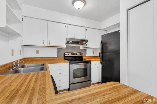 1514 Summer Run Drive 308, Florissant, MO 63033