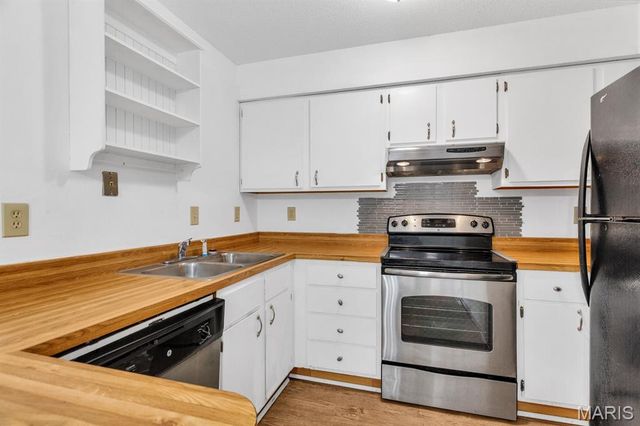 1514 Summer Run Drive 308, Florissant, MO 63033