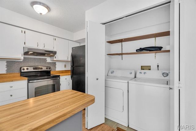 1514 Summer Run Drive 308, Florissant, MO 63033