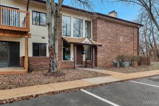 1514 Summer Run Drive 308, Florissant, MO 63033