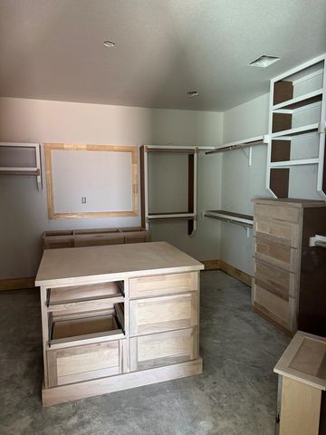 5609 E County Rd 95, Midland, TX 79706