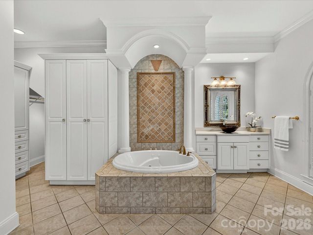 1779 8th Street Drive NW, Hickory, NC 28601