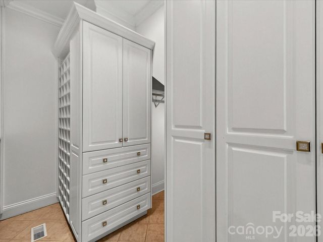 1779 8th Street Drive NW, Hickory, NC 28601