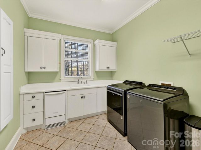 1779 8th Street Drive NW, Hickory, NC 28601