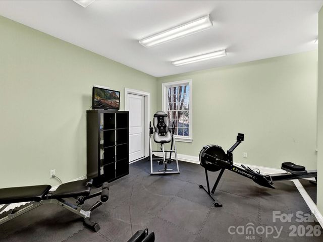 1779 8th Street Drive NW, Hickory, NC 28601