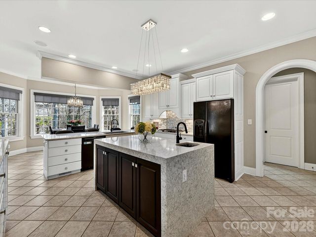 1779 8th Street Drive NW, Hickory, NC 28601