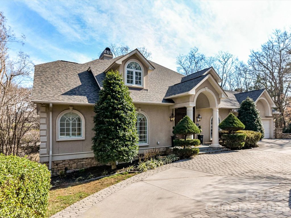 1779 8th Street Drive NW, Hickory, NC 28601