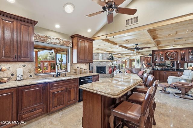 3901 N Rio Verde Vista Drive, Tucson, AZ 85750