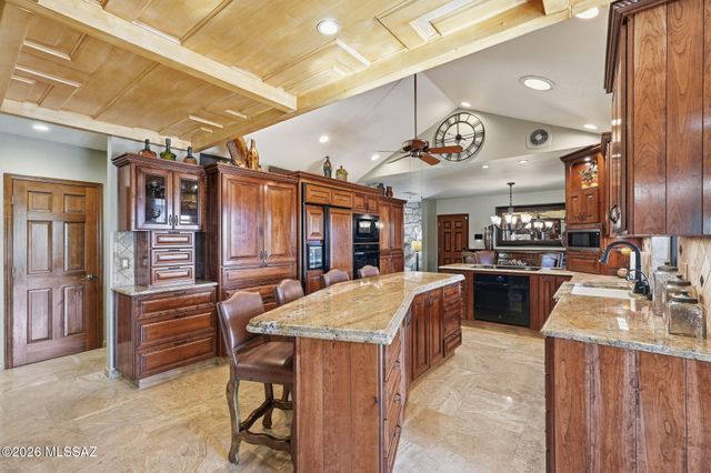 3901 N Rio Verde Vista Drive, Tucson, AZ 85750