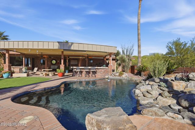 3901 N Rio Verde Vista Drive, Tucson, AZ 85750