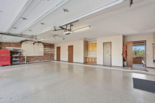 3901 N Rio Verde Vista Drive, Tucson, AZ 85750