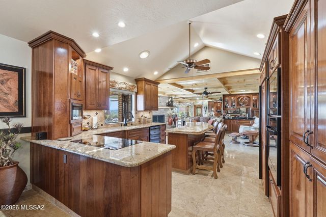 3901 N Rio Verde Vista Drive, Tucson, AZ 85750
