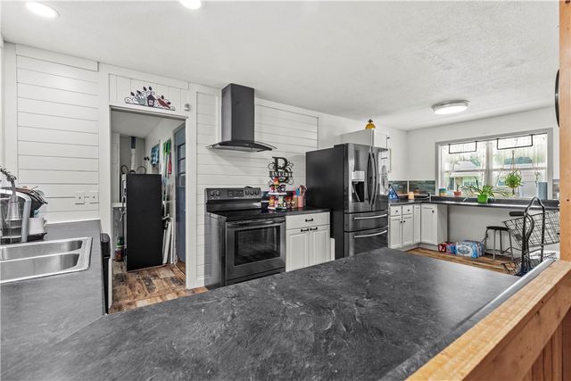 89 Creekview Road, Harrison, AR 72601