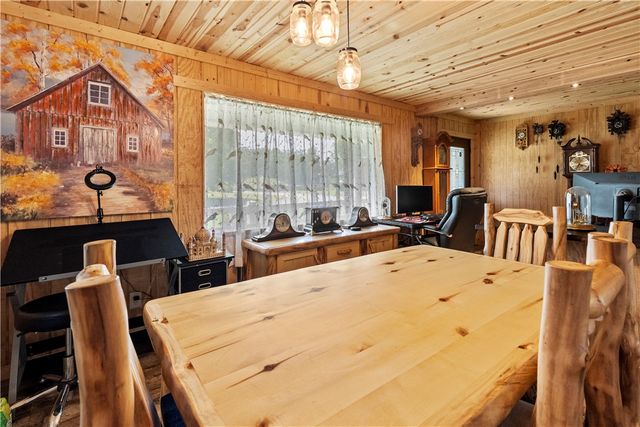 89 Creekview Road, Harrison, AR 72601