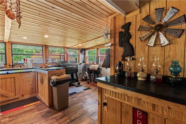 89 Creekview Road, Harrison, AR 72601