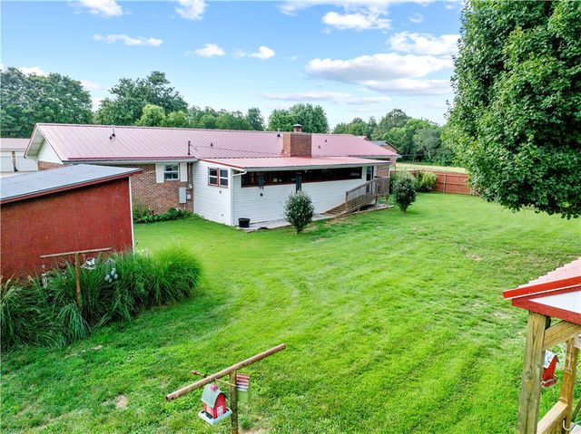89 Creekview Road, Harrison, AR 72601