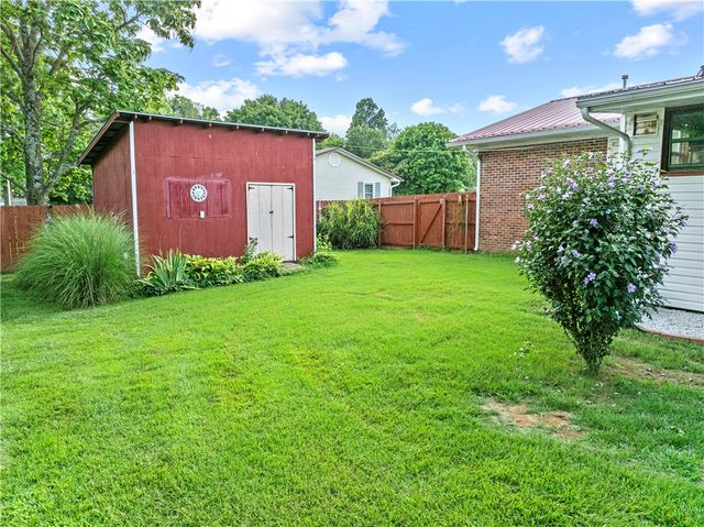 89 Creekview Road, Harrison, AR 72601