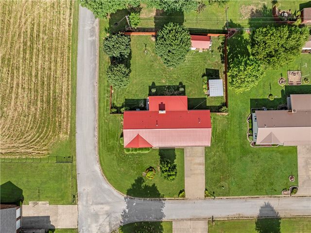 89 Creekview Road, Harrison, AR 72601